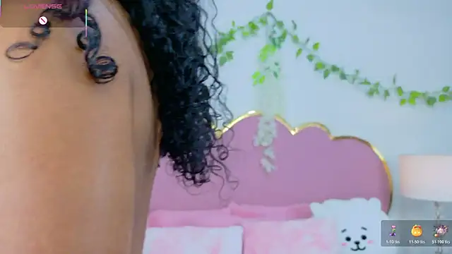 NahiaraReina online show from October 22, 1:38 pm