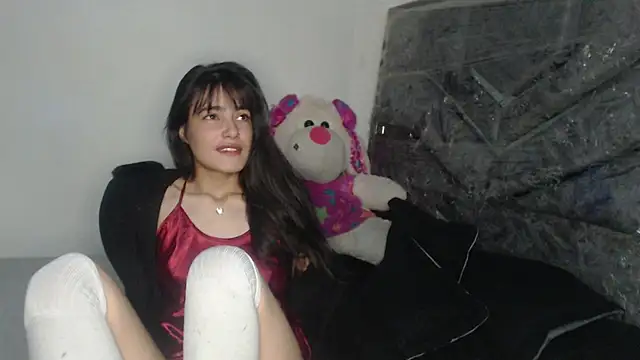 skinny sweet2411 online show from April 13, 9:32 am