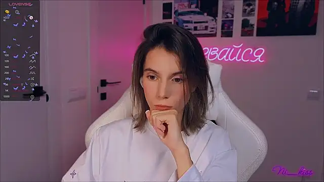  ni kiss online show from September 24, 8:19 pm