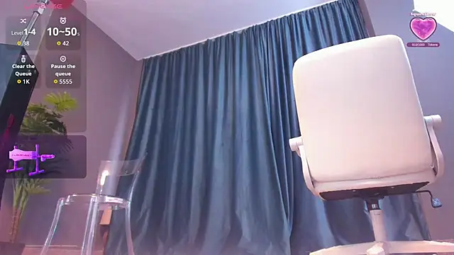 LaurynCopper online show from November 27, 8:17 am