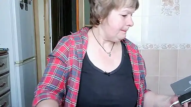 Ettie Tonia online show from February 28, 8:14 am