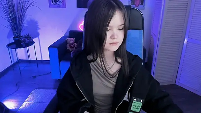 Elainebeness online show from January 15, 1:33 am