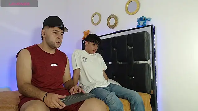 VALERIO AND DORIAN online show from November 9, 1:00 am