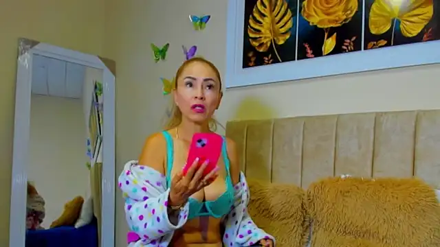 Snapshot of emagarcia chatting on September 11, 1:55 pm emagarcia online show from September 11, 1:55 pm