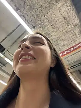 Holly Play online show from December 20, 12:20 pm