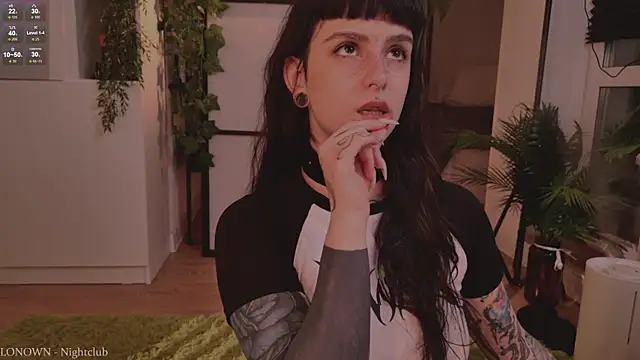 MichaellaMoon online show from October 17, 6:22 pm