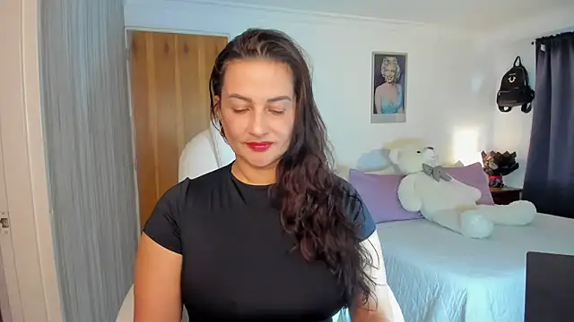 lucy diiaz online show from October 6, 8:24 pm