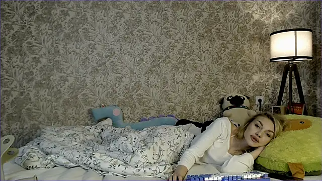 Ella Milla online show from September 19, 11:31 am