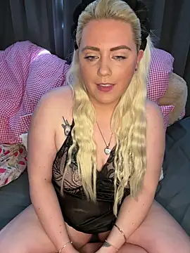 Blondiee3088 online show from April 7, 10:06 am