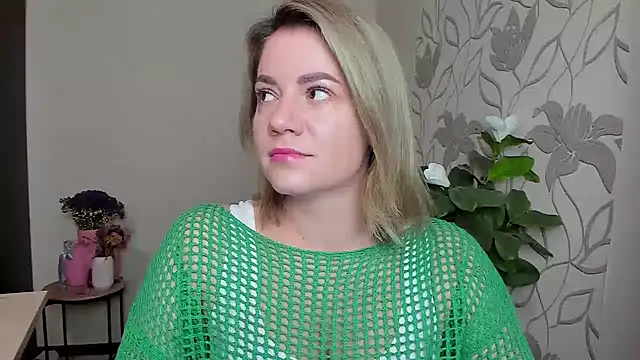 Snapshot of MariaSttone chatting on September 30, 12:22 pm MariaSttone online show from September 30, 12:22 pm