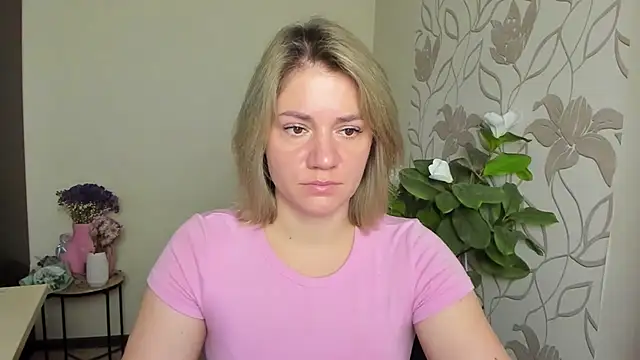 Snapshot of MariaSttone chatting on September 22, 10:46 am MariaSttone online show from September 22, 10:46 am