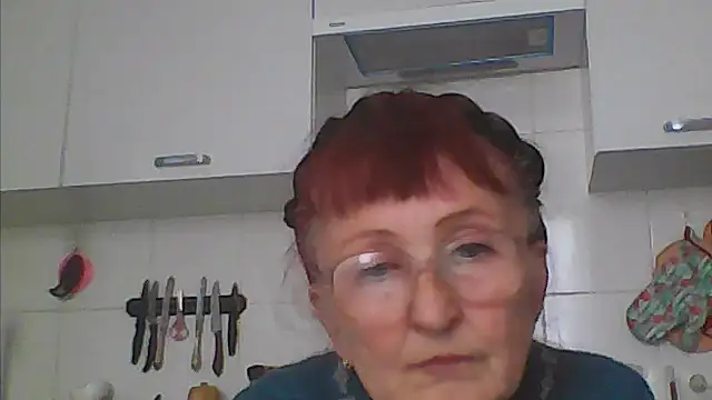 Snapshot of TanyaSweet634 chatting on October 18, 9:34 am TanyaSweet634 online show from October 18, 9:34 am