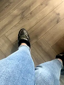 FeetVibe online show from October 13, 7:22 am