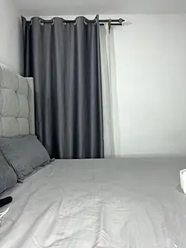 prettiepearl online show from December 2, 2:02 am