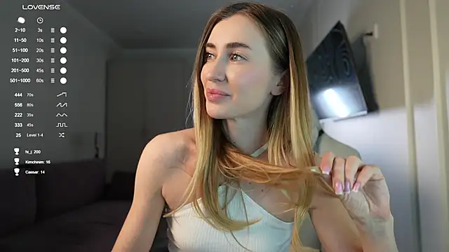 Coconutkittyy online show from October 28, 6:13 pm