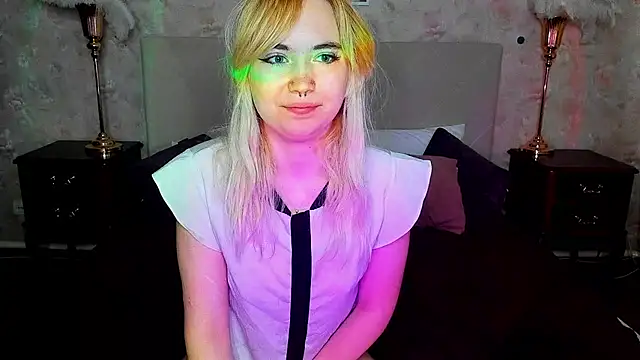 Snapshot of Iriska_mini chatting on September 30, 8:20 am Iriska mini online show from September 30, 8:20 am