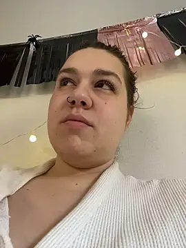 SuzieMurray online show from October 10, 10:53 am