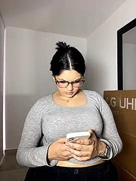 kimberlyhills1 online show from November 4, 7:52 pm