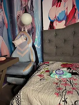 Im Little online show from April 15, 3:07 am