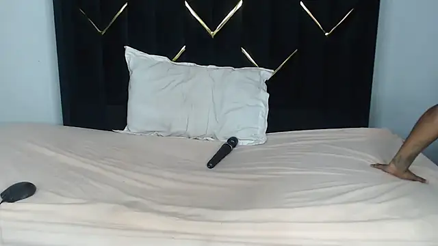 EbonyBentley online show from March 28, 8:36 am