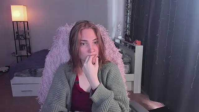 ReddHotPipper online show from May 13, 3:56 am