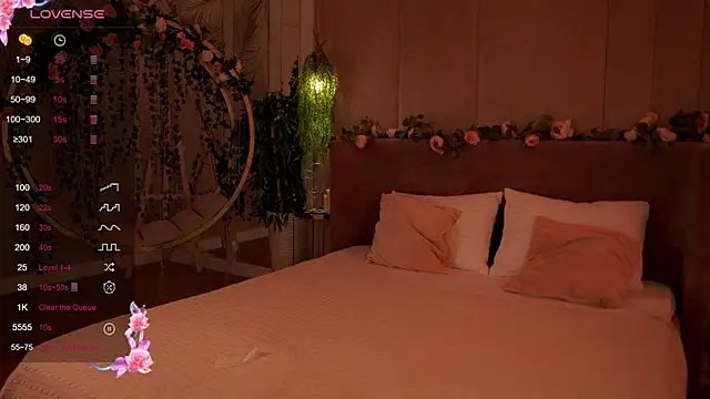 Smiley Mia online show from September 15, 5:16 am