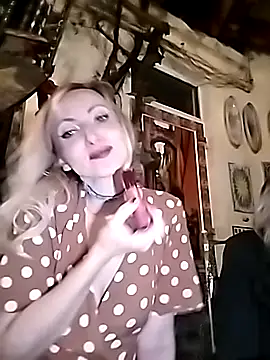Snapshot of SerenaGrantt chatting on September 16, 6:38 pm SerenaGrantt online show from September 16, 6:38 pm