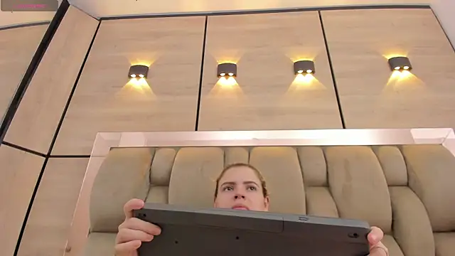 dorothy vegga online show from December 22, 4:59 am