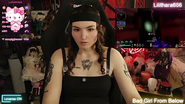 BrandiWRLD 999 online show from April 18, 7:58 pm