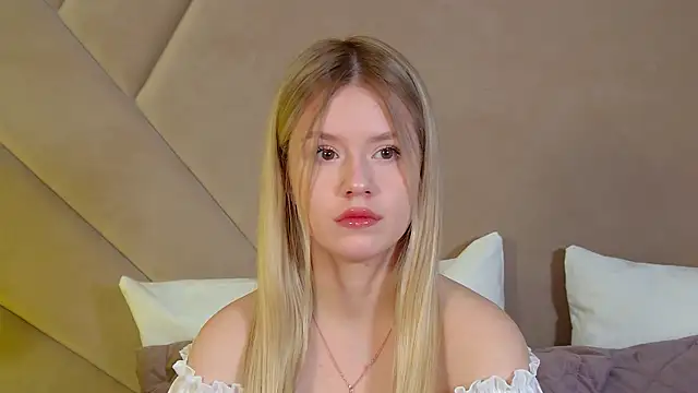 MilanaBalmain online show from January 19, 5:47 am