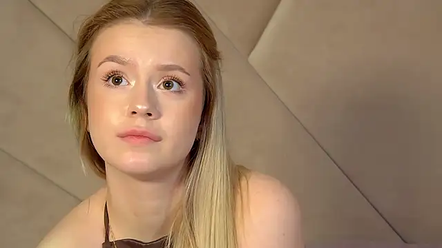 MilanaBalmain online show from April 12, 7:55 am