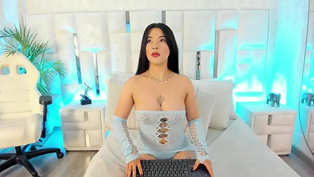 im nika  online show from October 30, 1:01 pm