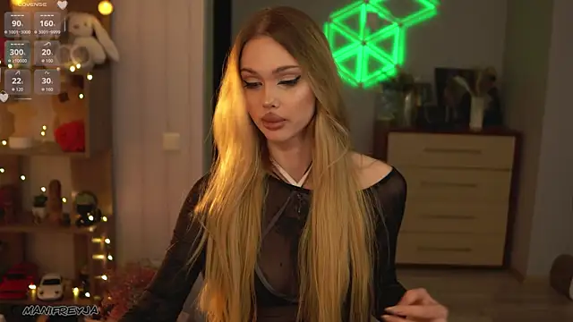 ManiFreyja online show from October 23, 9:10 pm