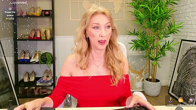 LadyLeea online show from March 27, 6:04 am