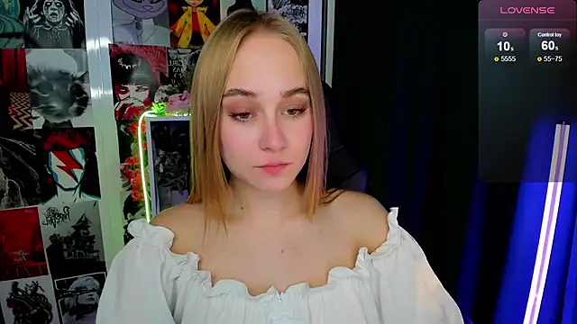 Snapshot of LianaBright chatting on October 16, 2:25 am LianaBright online show from October 16, 2:25 am
