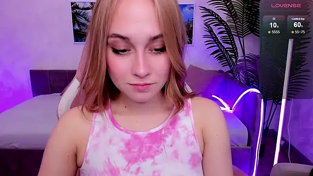 Snapshot of LianaBright chatting on September 28, 2:51 am LianaBright online show from September 28, 2:51 am