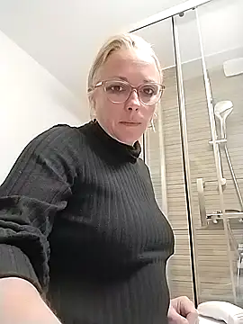 Doucelouve9 online show from March 16, 2:21 pm