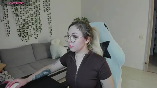 whoa-hoa-hoa-hoa-hoa online show from January 13, 4:22 pm