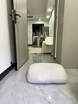 xyebobs online show from December 3, 4:20 pm