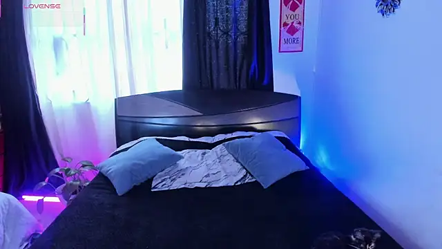 anhiahoney02 online show from April 22, 6:38 pm