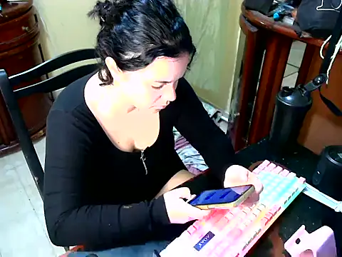 Snapshot of Victorialatina chatting on October 21, 12:36 am Victorialatina online show from October 21, 12:36 am