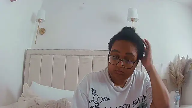 vanilla chocolate23 online show from September 20, 1:53 pm