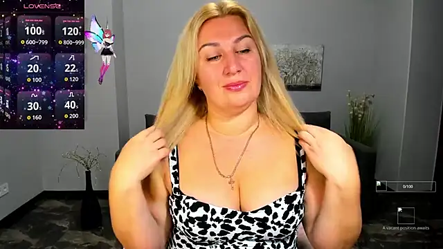 Lili Crossi online show from September 10, 5:51 am