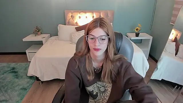 Nora Vennucci online show from January 31, 8:18 pm