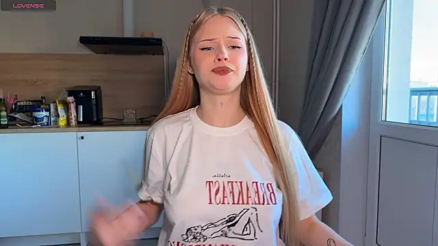 lisa barbie online show from March 22, 3:40 pm