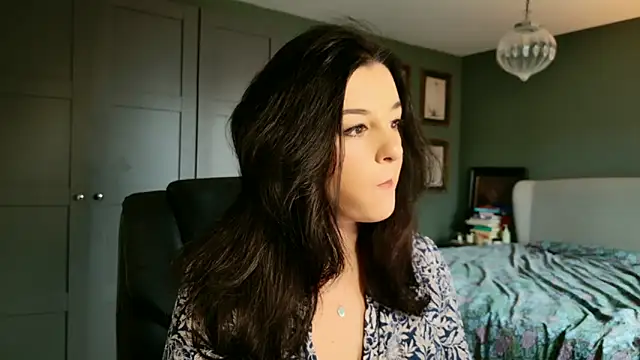 yourcassiexo online show from February 10, 10:29 am