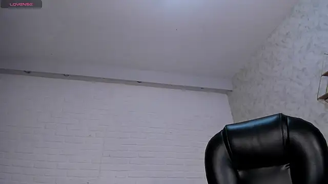 KatieNolan 1 online show from December 19, 8:12 pm