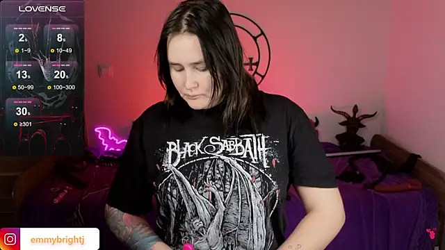 Emmybrightj  online show from December 15, 1:33 am