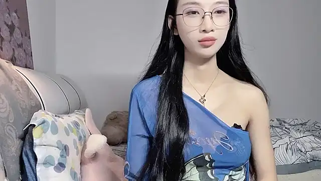 Lili-2 online show from June 4, 3:49 pm