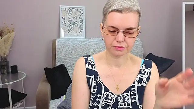 Cutie Erikaa1 online show from November 30, 2:49 am